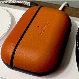 Bellroy Pod Jacket Pro for Apple Airpods Pro 2, Leather, Terracotta, BNIB